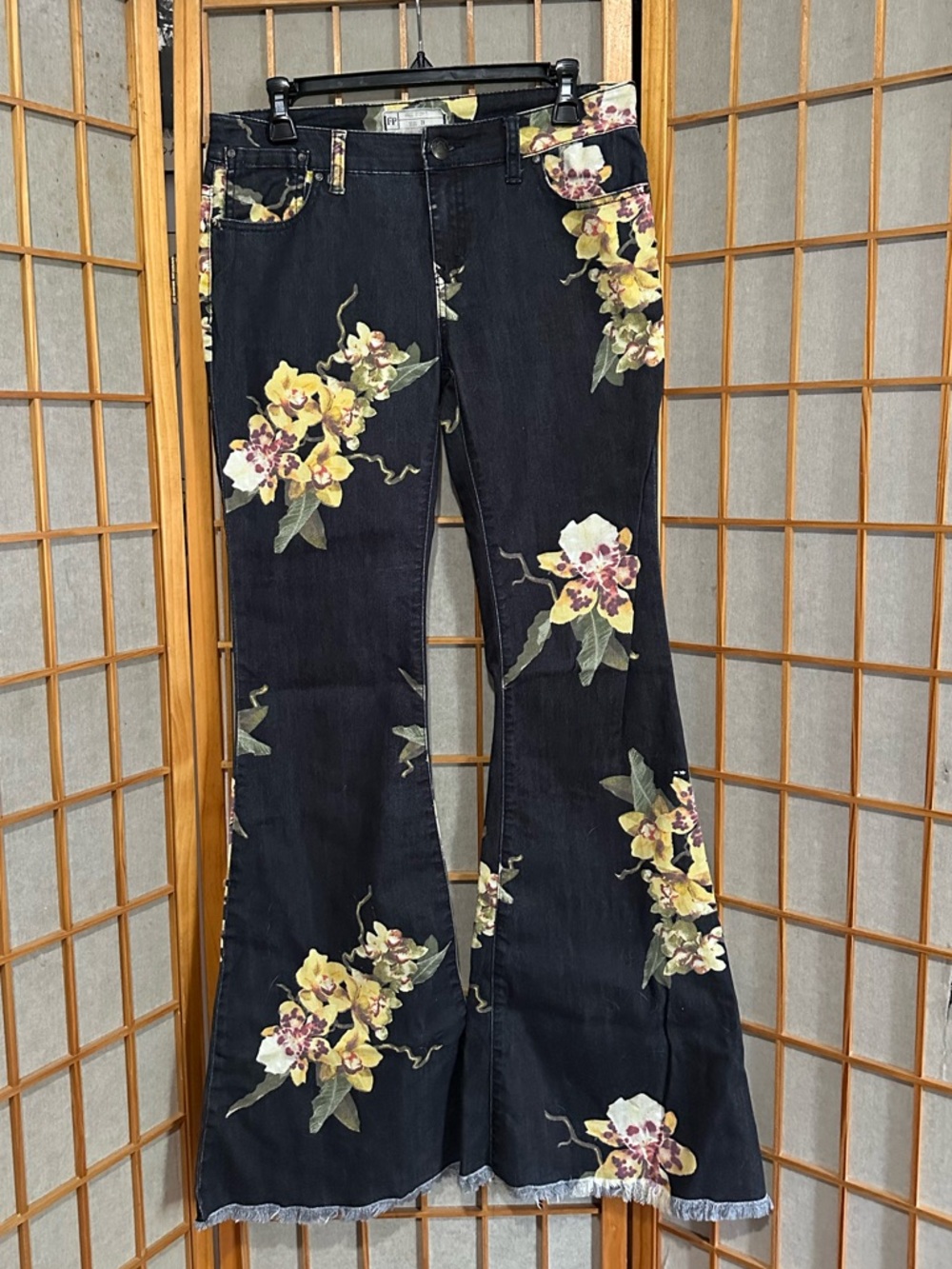 Free People “Miami Nights” Floral Orchid Print Bell Bottoms (Rare)